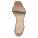 sandalias | sandalia de vestir alegría 60D4P067 Naturalizer mujer gamuza de jengibre - Imagen 4